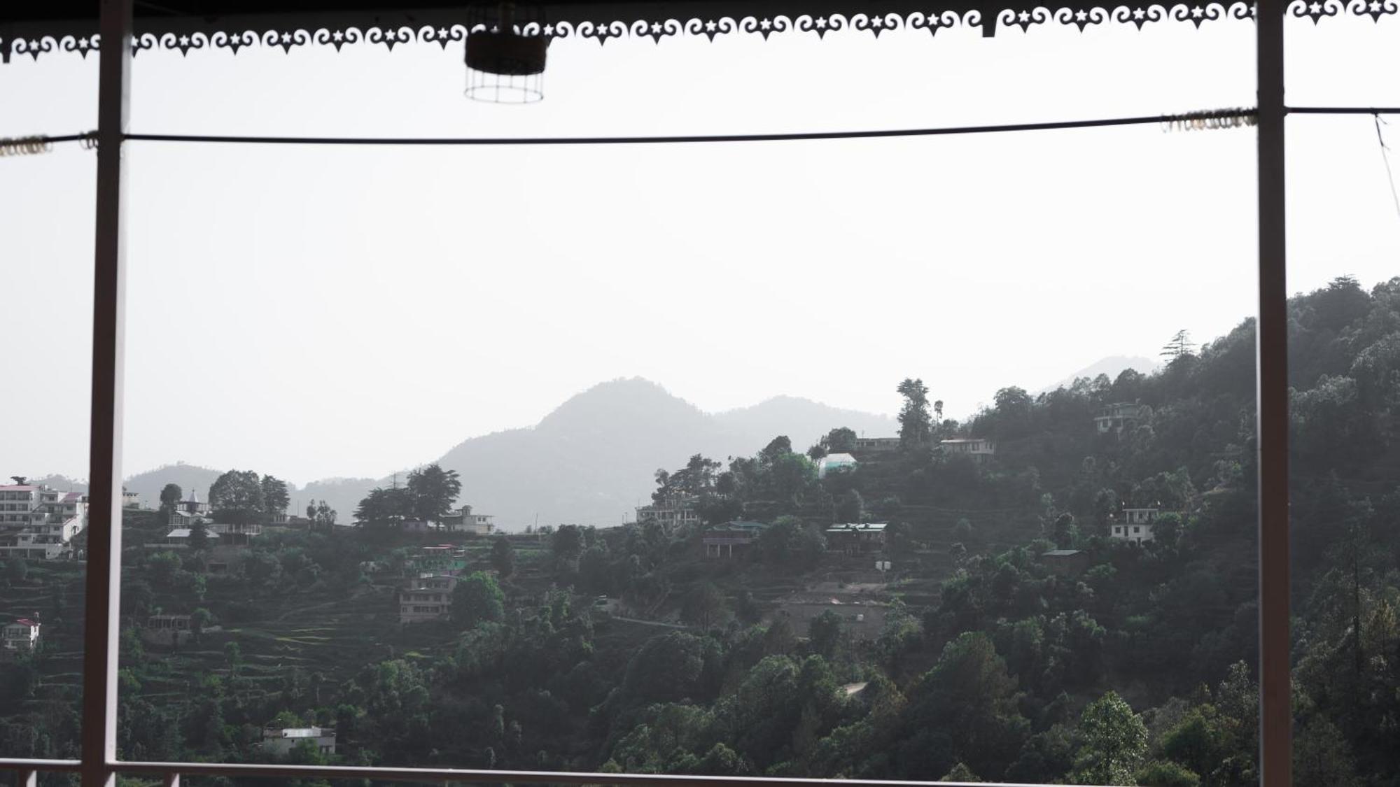The Rare One'S Mukteshwar - Resort & Cafe Экстерьер фото