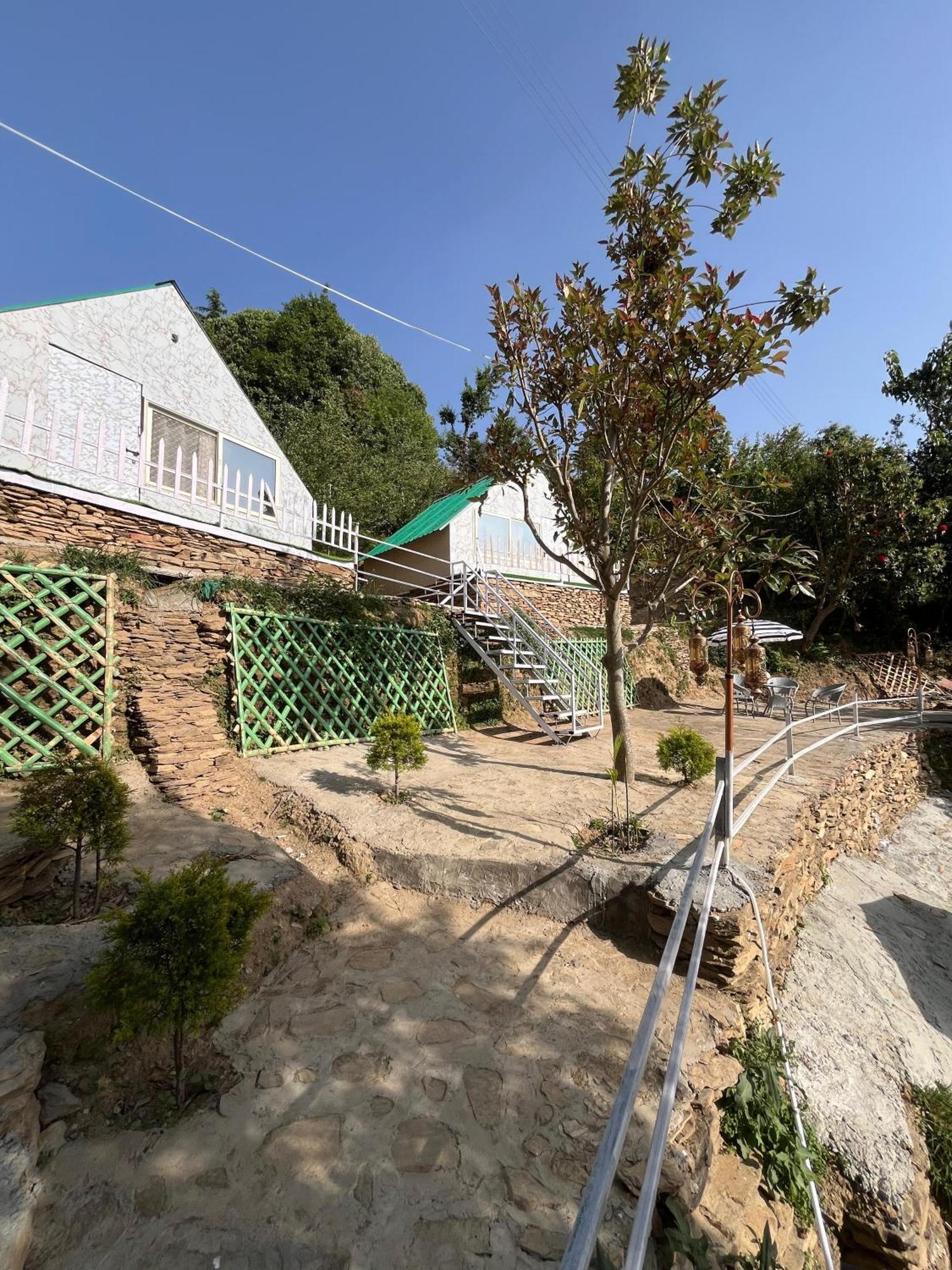 The Rare One'S Mukteshwar - Resort & Cafe Экстерьер фото